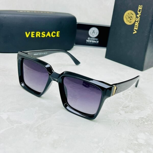 VERSACE